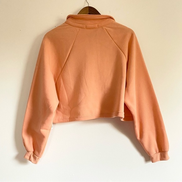NWT Peach Fleece Butterfly Embroidered Sweatshirt XL - Picture 2 of 6
